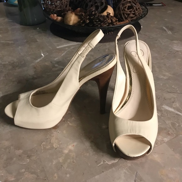 Jessica Simpson Cream Platform heels - Picture 2 of 4